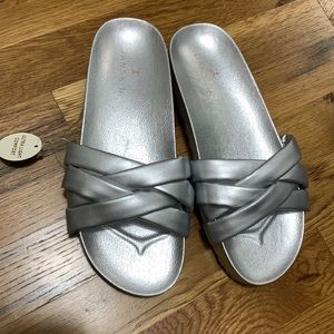 💕5/$15 Danskin Slip on sandals, NEW in Silver